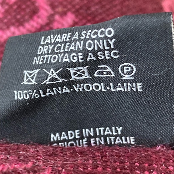 Authentic Gucci Wool Scarf - Picture 15 of 15